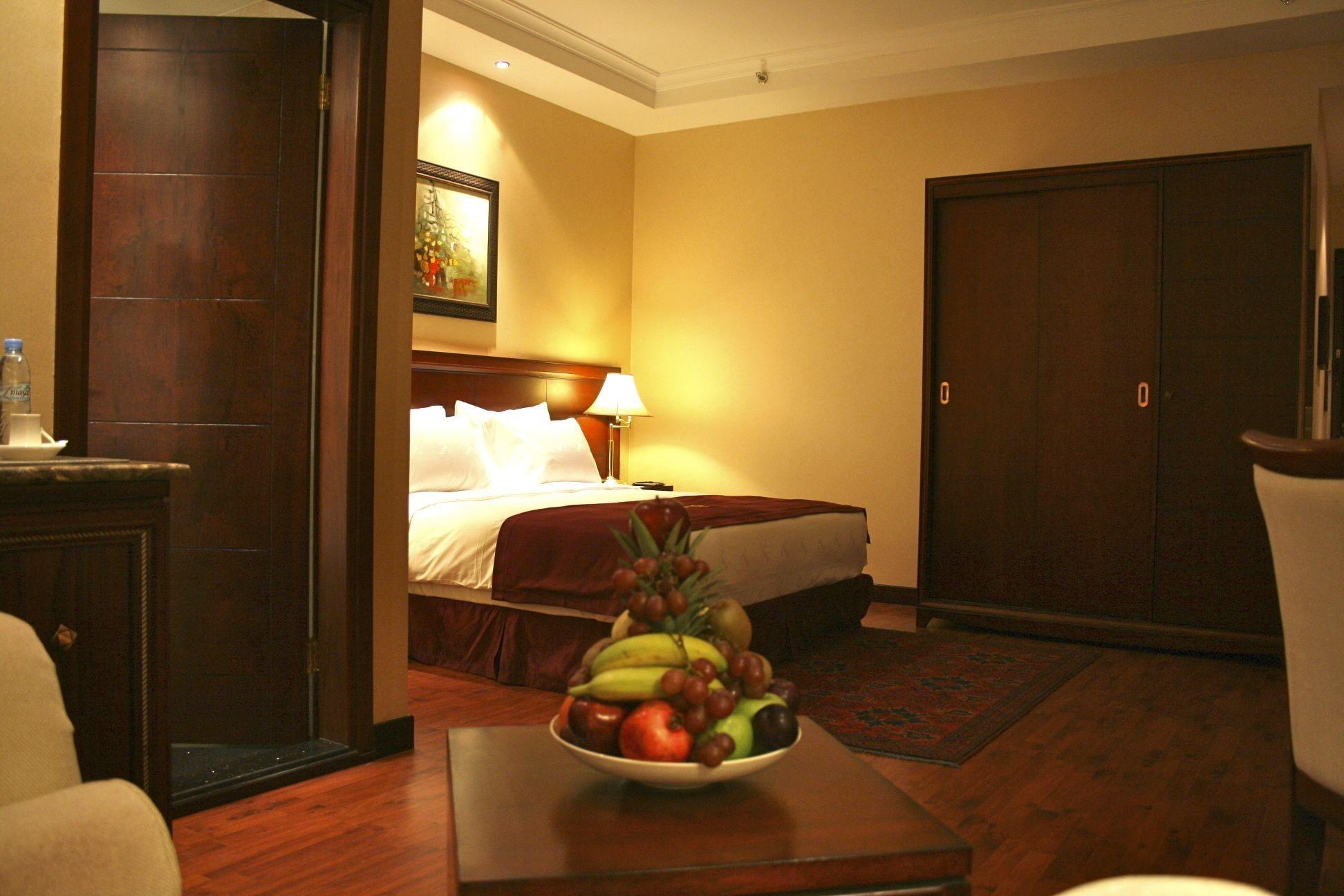 Trianon Royal Hotel Abu Dhabi Bagian luar foto