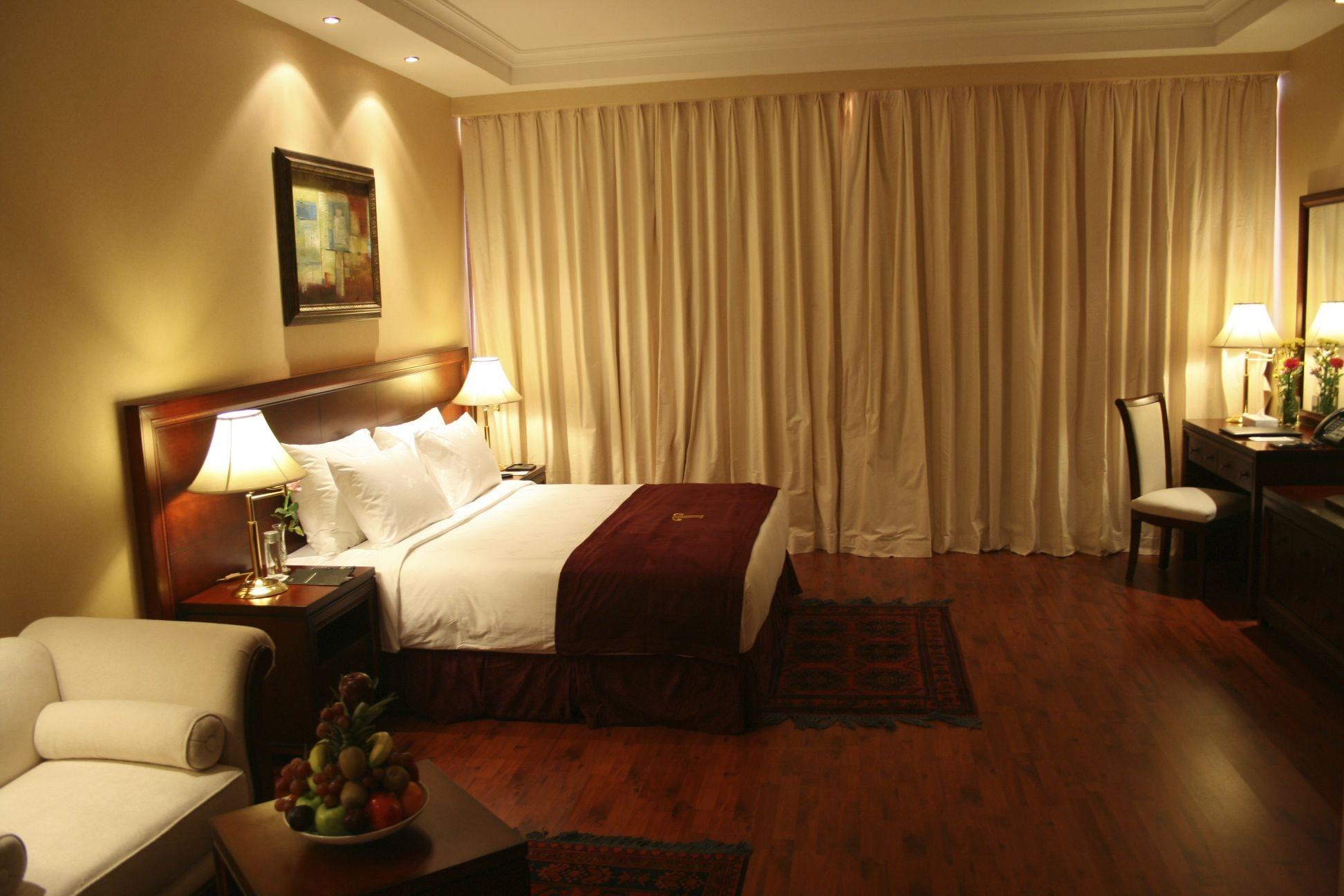 Trianon Royal Hotel Abu Dhabi Bagian luar foto