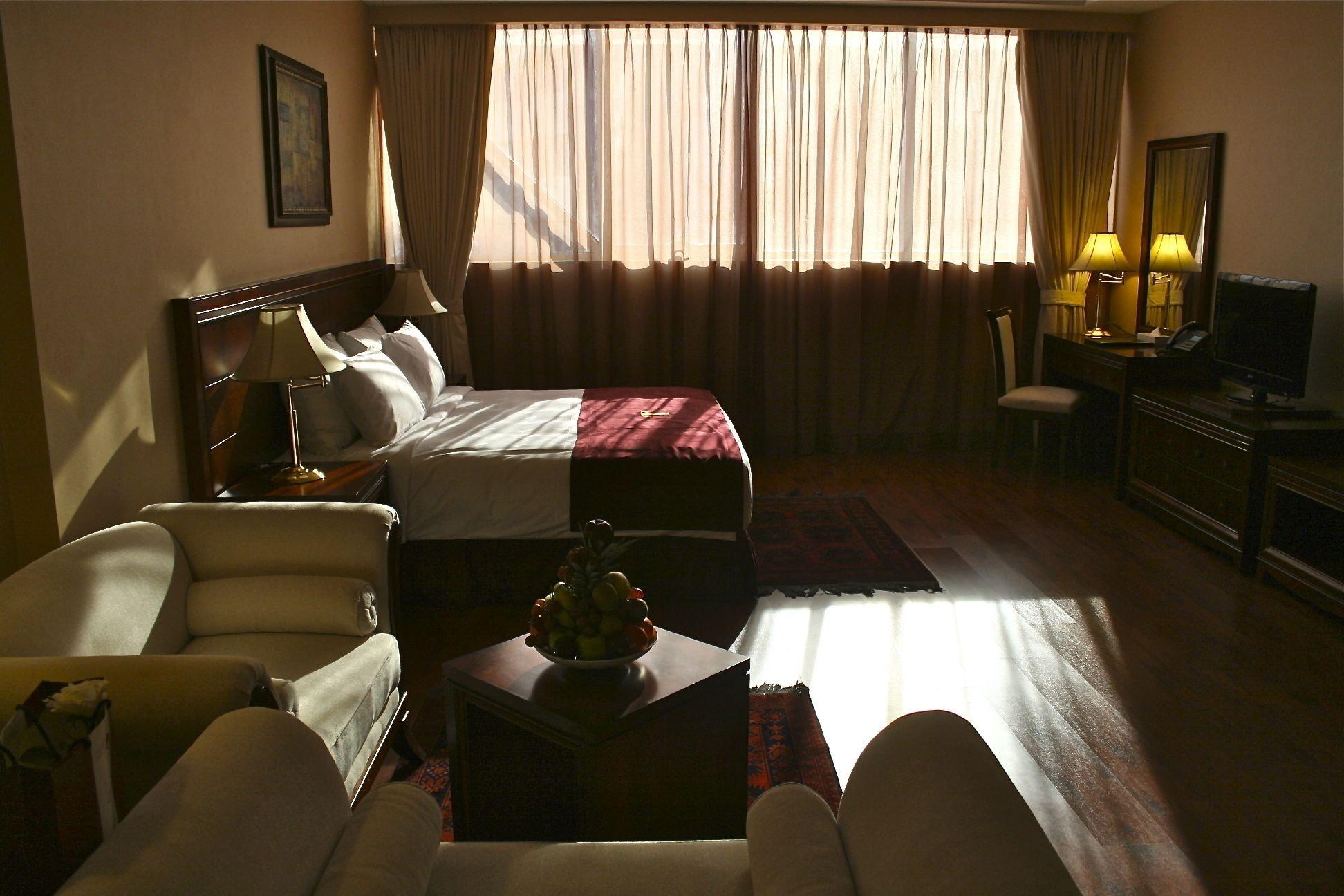 Trianon Royal Hotel Abu Dhabi Bagian luar foto