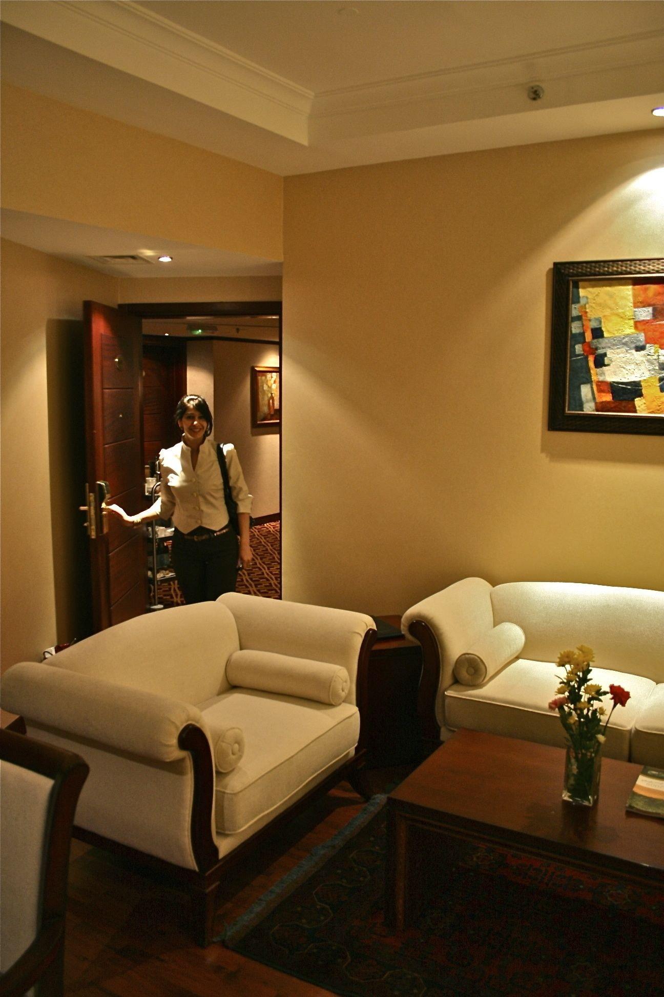 Trianon Royal Hotel Abu Dhabi Bagian luar foto