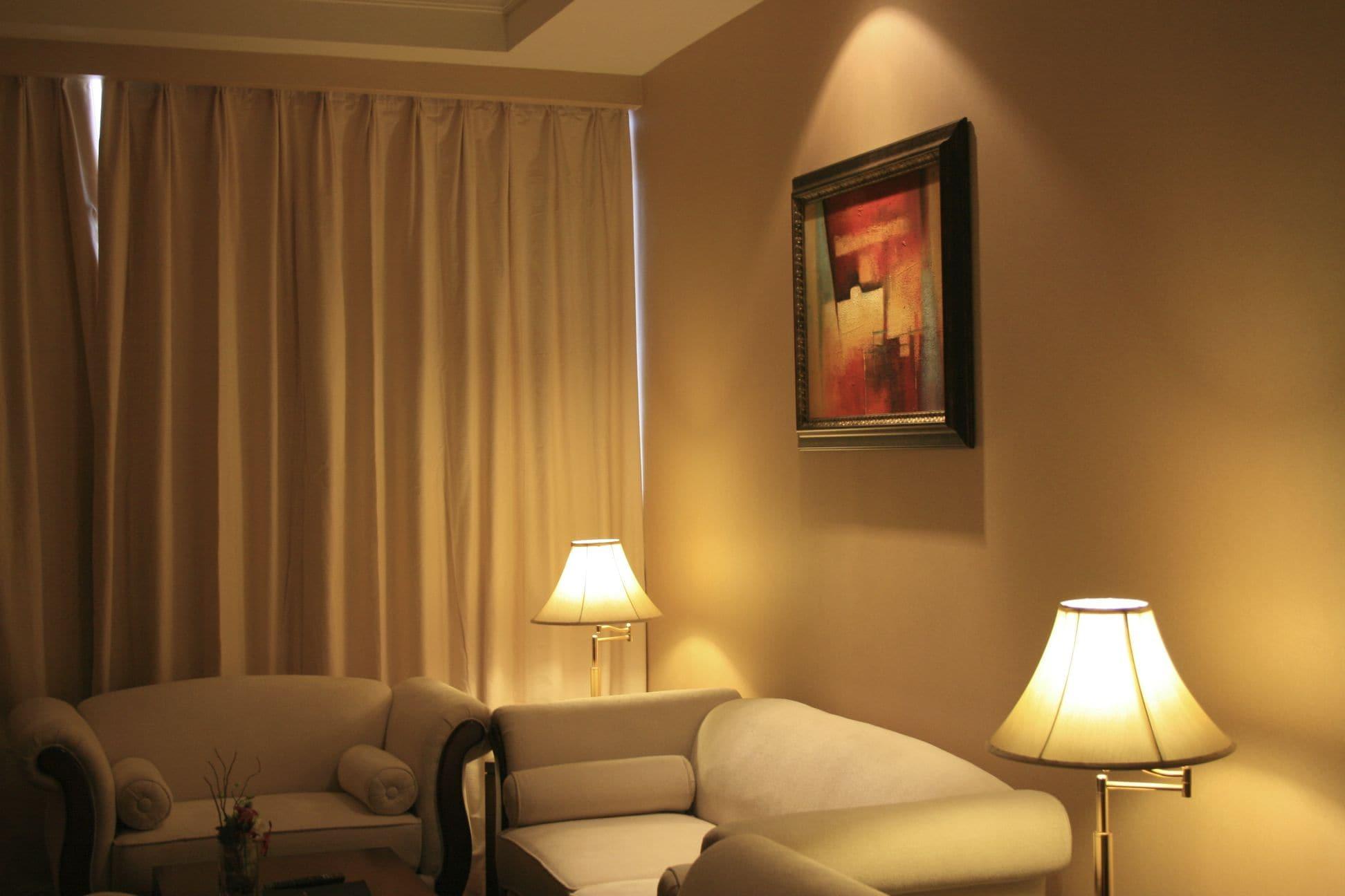 Trianon Royal Hotel Abu Dhabi Bagian luar foto