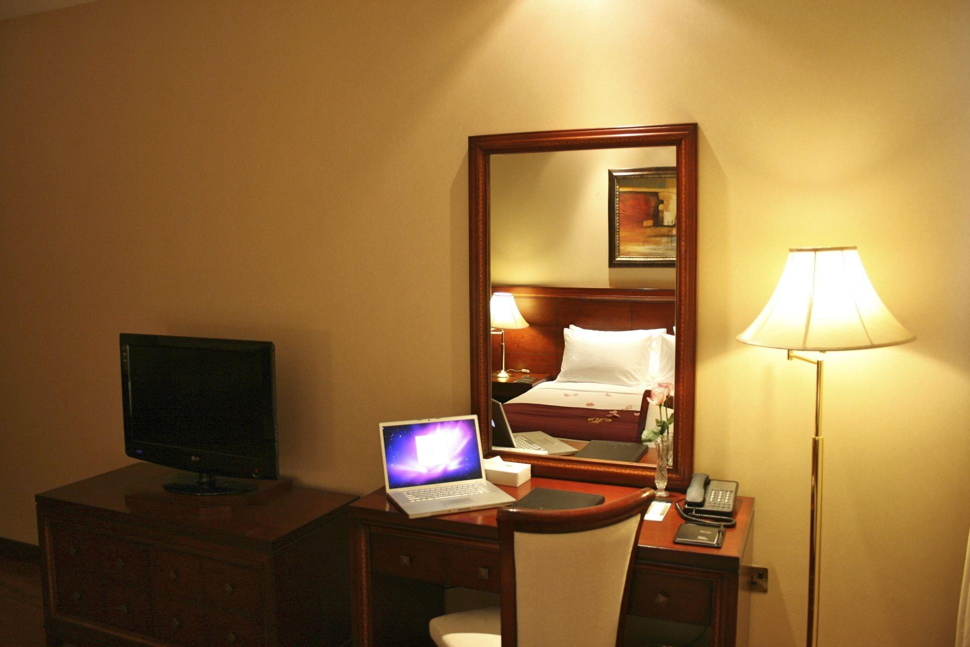 Trianon Royal Hotel Abu Dhabi Bagian luar foto