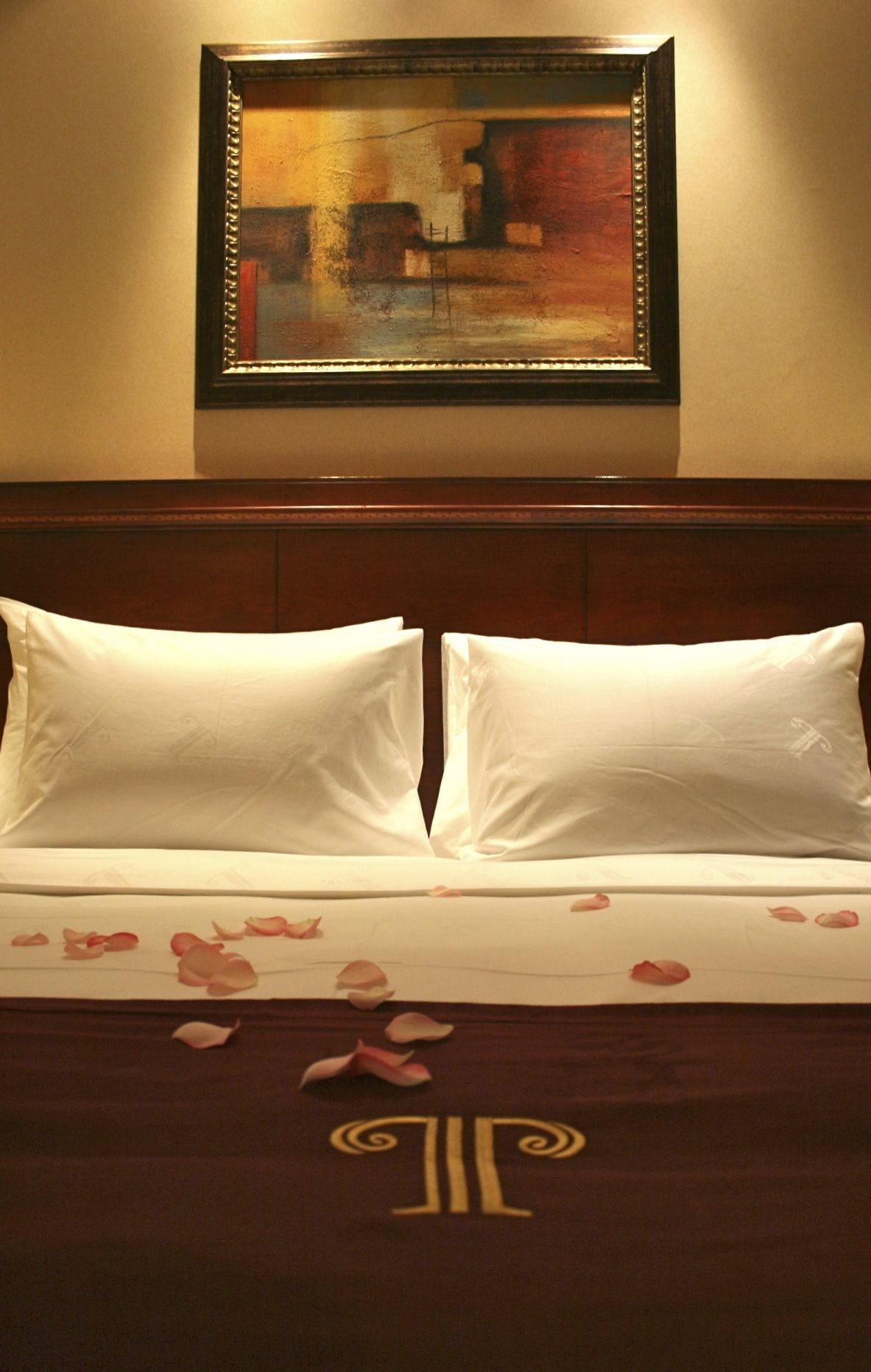 Trianon Royal Hotel Abu Dhabi Bagian luar foto